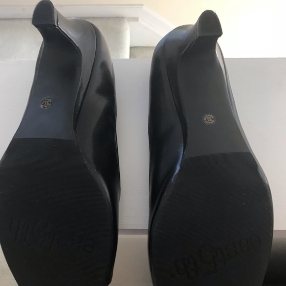 NWOT black peep toe heel. - Picture 6 of 6